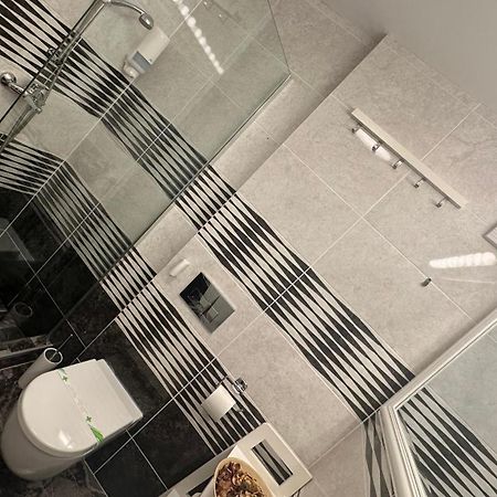 La Maison De Zoe - Airport Residences Otopeni Bagian luar foto
